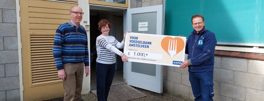 gamma-amstelveen-overhandiging-cheque-voedselbank-amstelveen